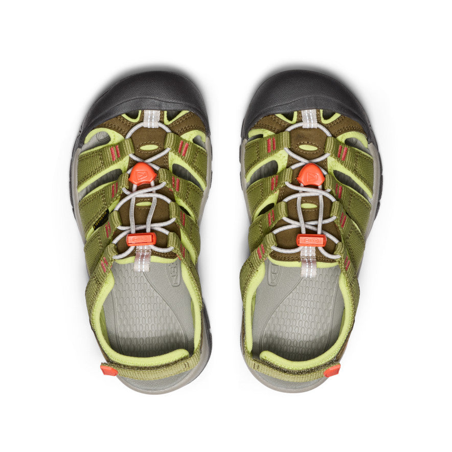 Big Kids' Newport Boundless Sandal | Dark Olive/Scarlet Ibis - Image 4