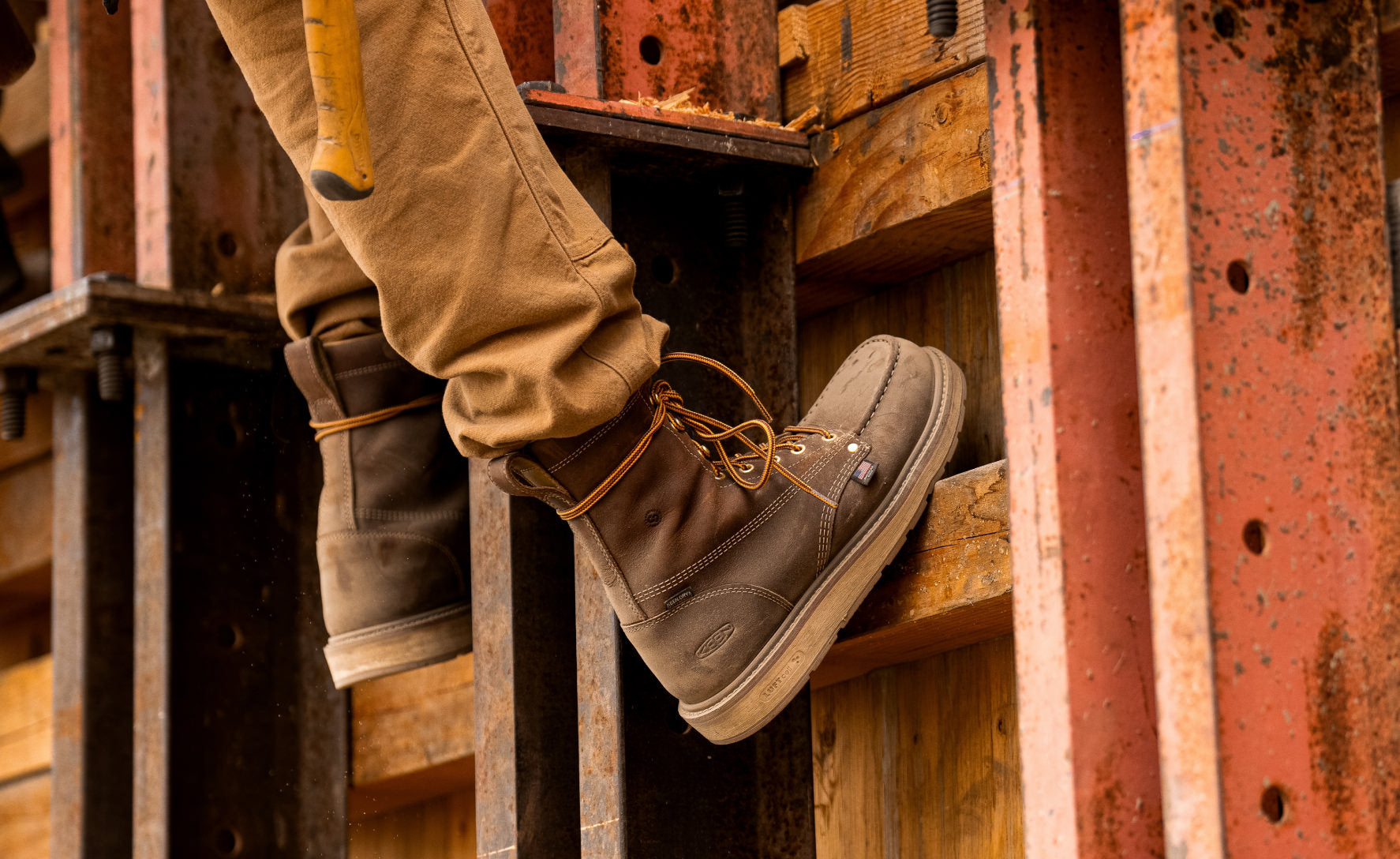 Men's Liberty 8 Waterproof Boot (Carbon Toe) | Leather Brown/Gum - Image 7