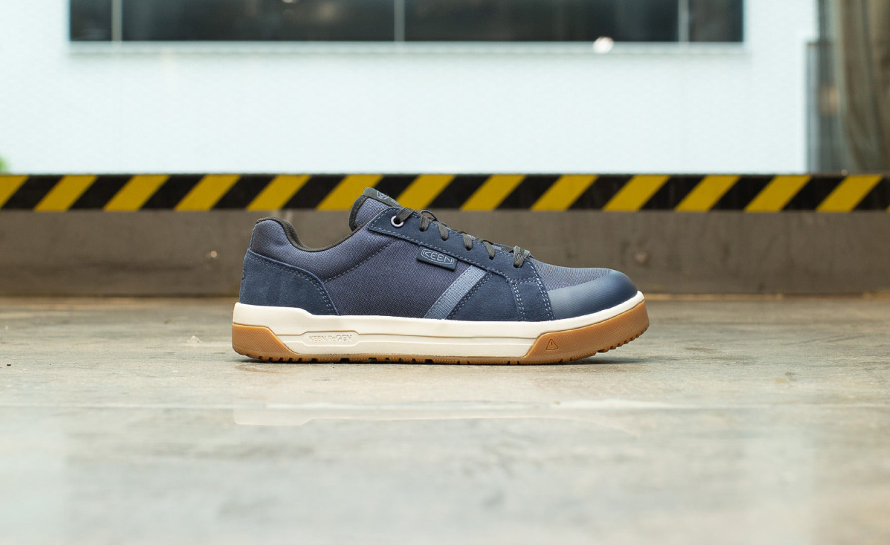 Men's Kenton Work Shoe (Carbon Toe) | Naval Academy/Gum - Image 7