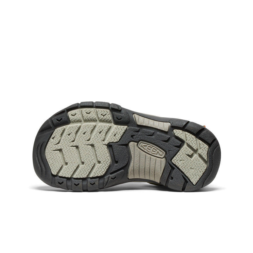 Little Kids' Newport Boundless Sandal | Dark Olive/Scarlet Ibis - Image 6